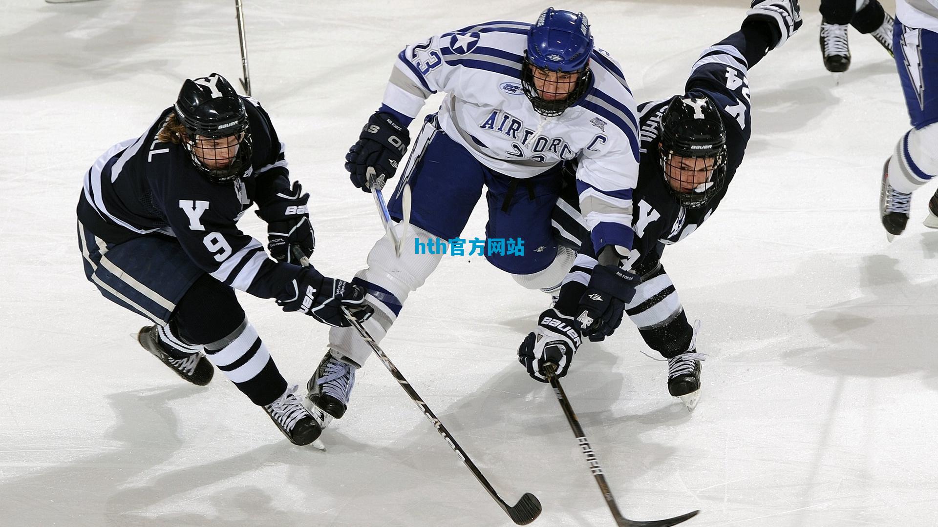 青春风暴席卷绿茵场！20岁新星对阵前世界冠军独中三元，改写足坛历史